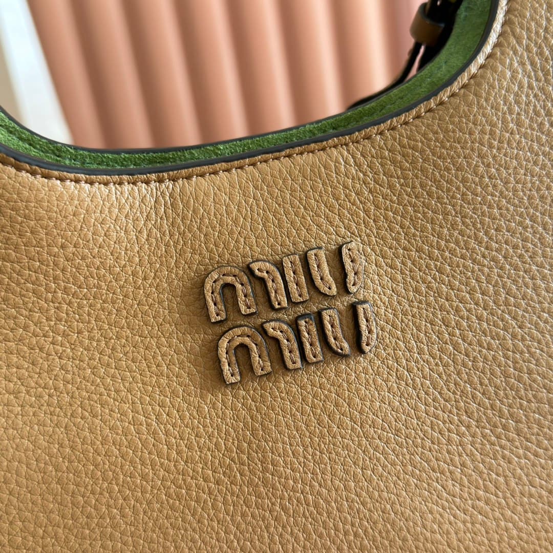 miumiu 谬谬 Tote Bag 5ba304