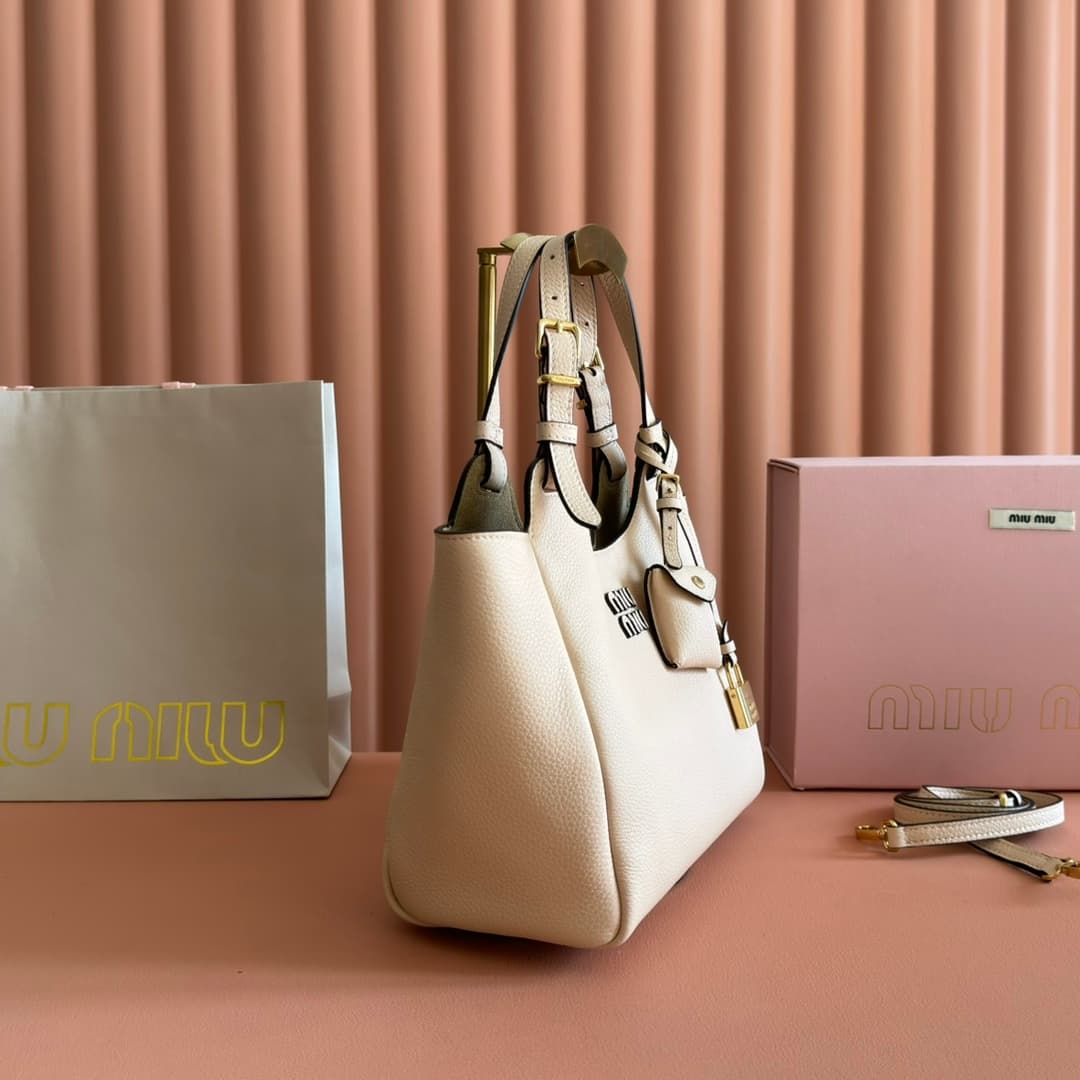 miumiu 谬谬 Tote Bag 5ba304