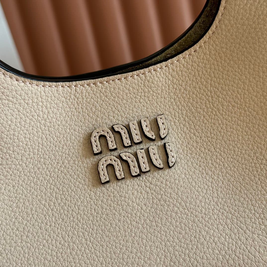 miumiu 谬谬 Tote Bag 5ba304