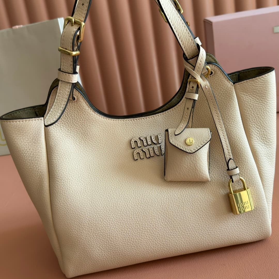 miumiu 谬谬 Tote Bag 5ba304