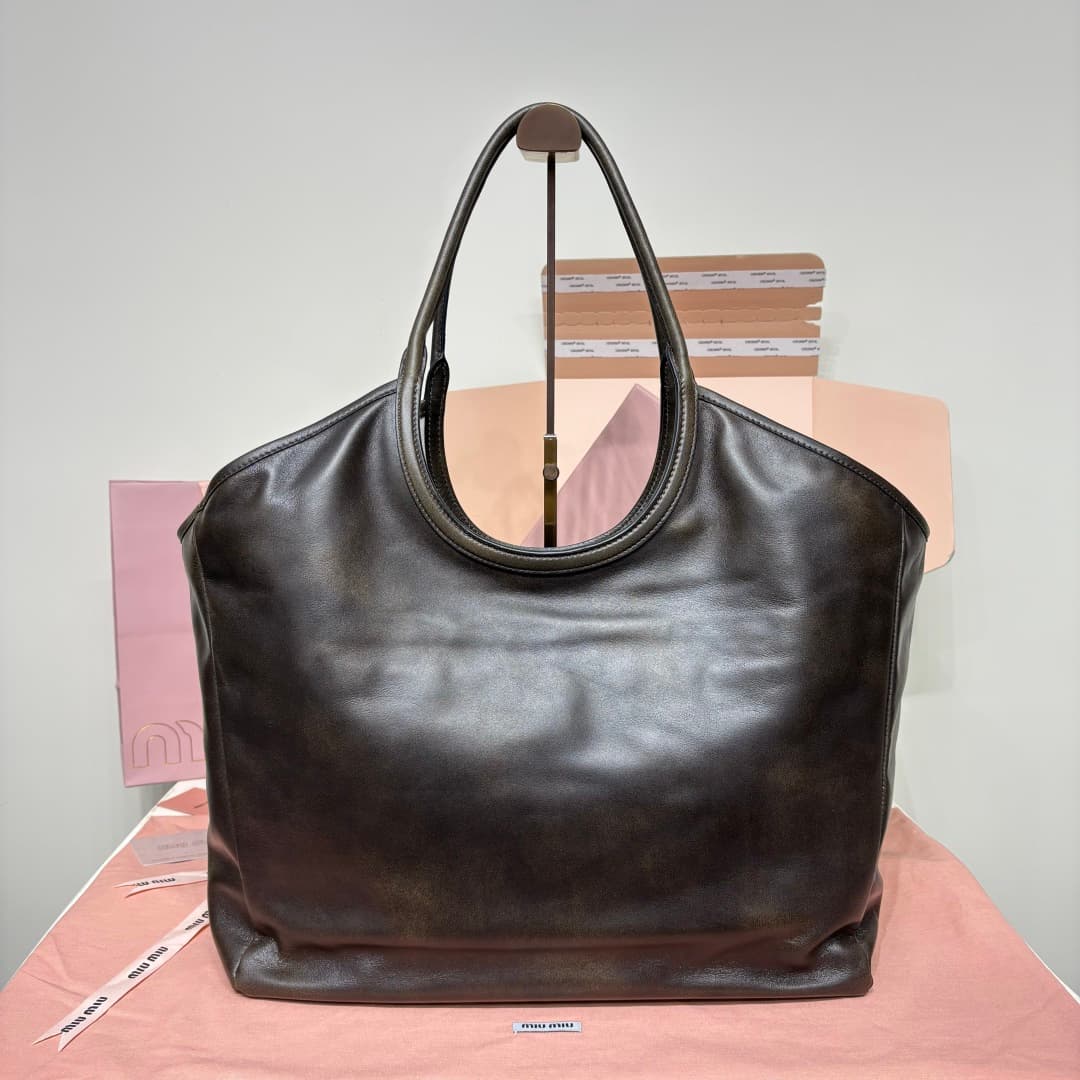 miumiu 谬谬 Black Tote Bag 5BG276
