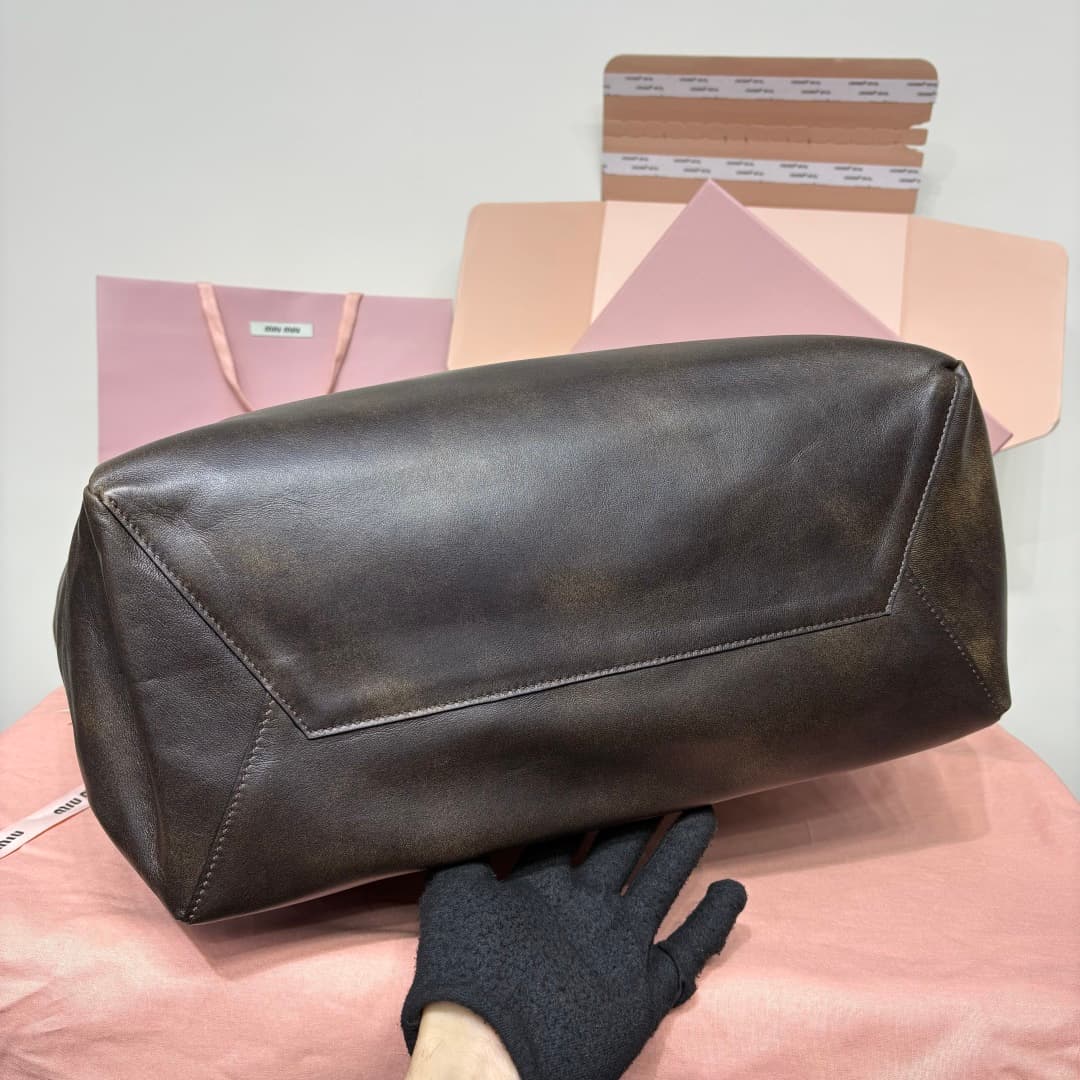 miumiu 谬谬 Black Tote Bag 5BG276