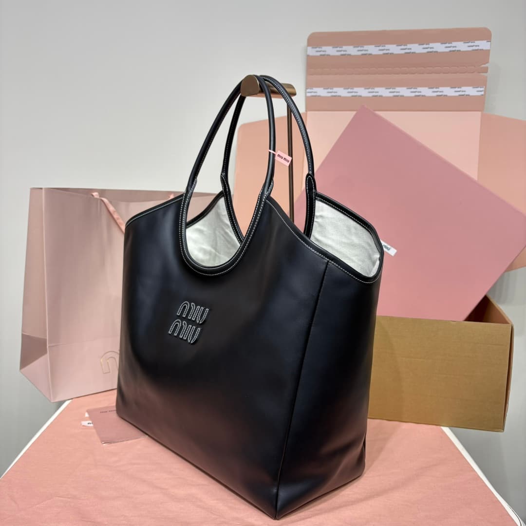 miumiu 谬谬 Tote Bag