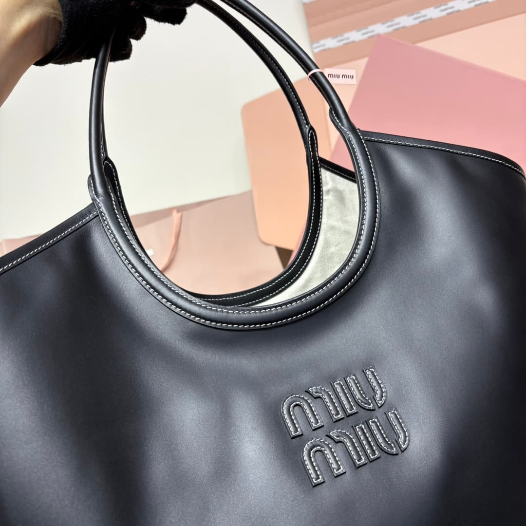 miumiu 谬谬 Tote Bag