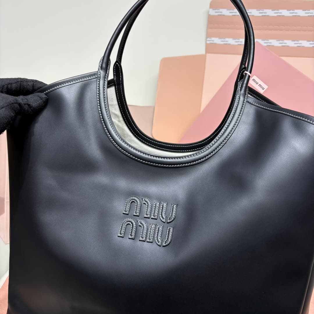 miumiu 谬谬 Tote Bag