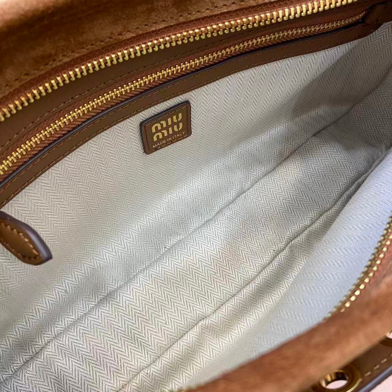 miumiu 谬谬 Brown Shoulder Bag 5BC182
