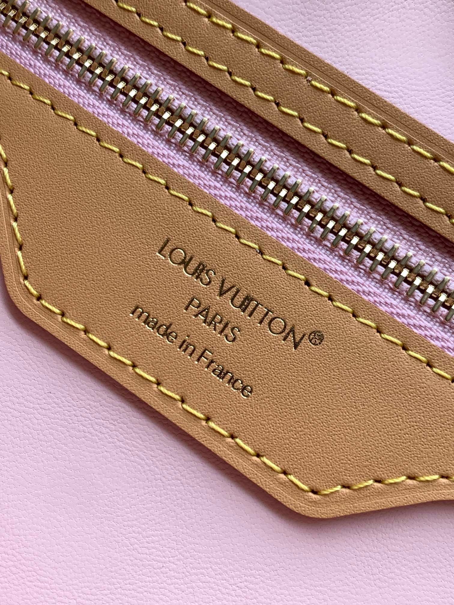Louis Vuitton Black Wallet M15107
