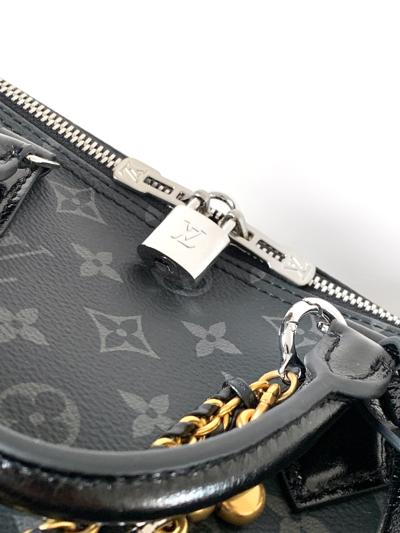 Louis Vuitton Black Wallet M15102