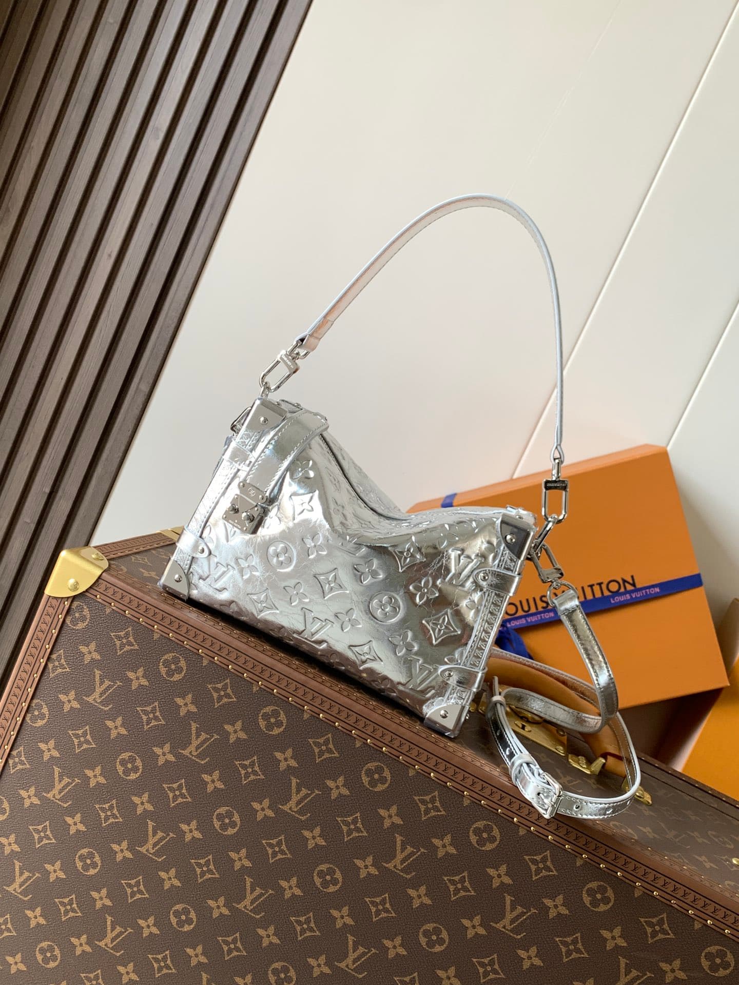 Louis Vuitton Black Wallet M26223