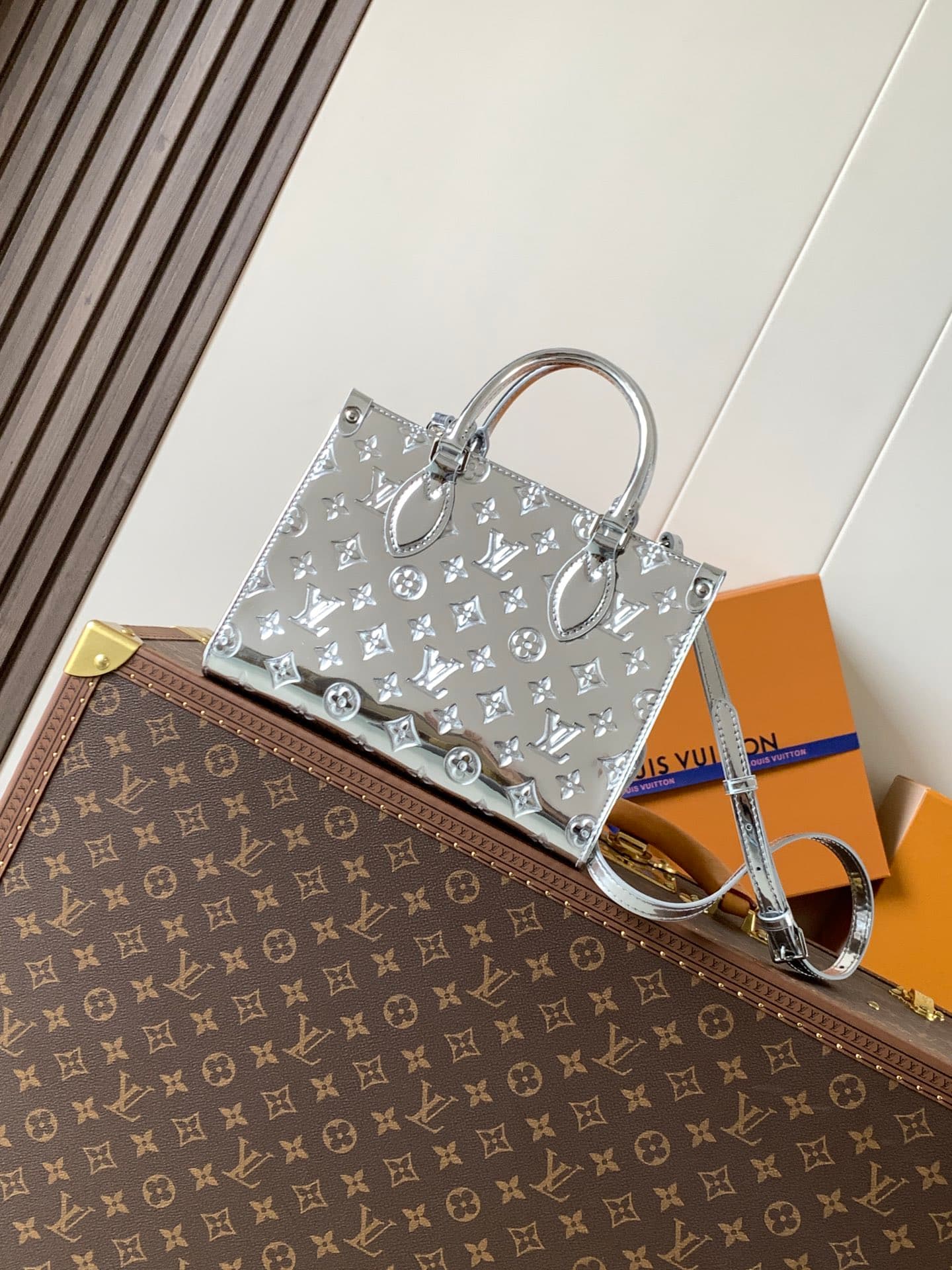 Louis Vuitton Red Wallet M26373