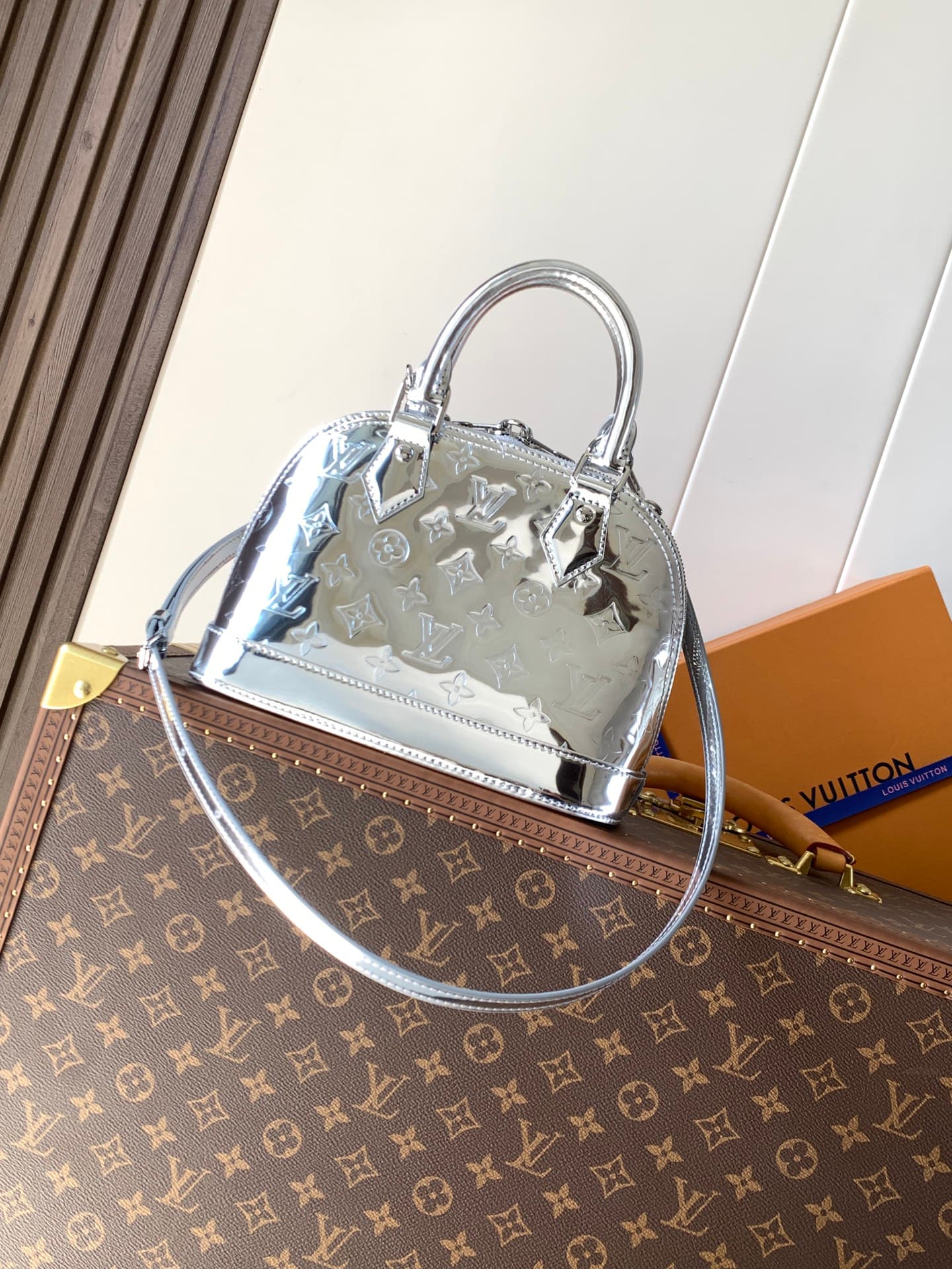 Louis Vuitton Red Bag M26335