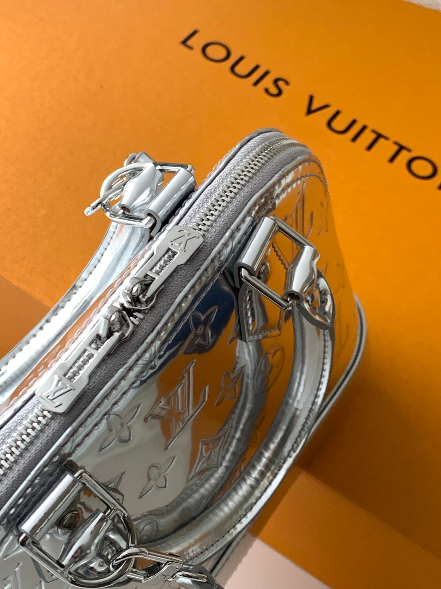 Louis Vuitton Red Bag M26335