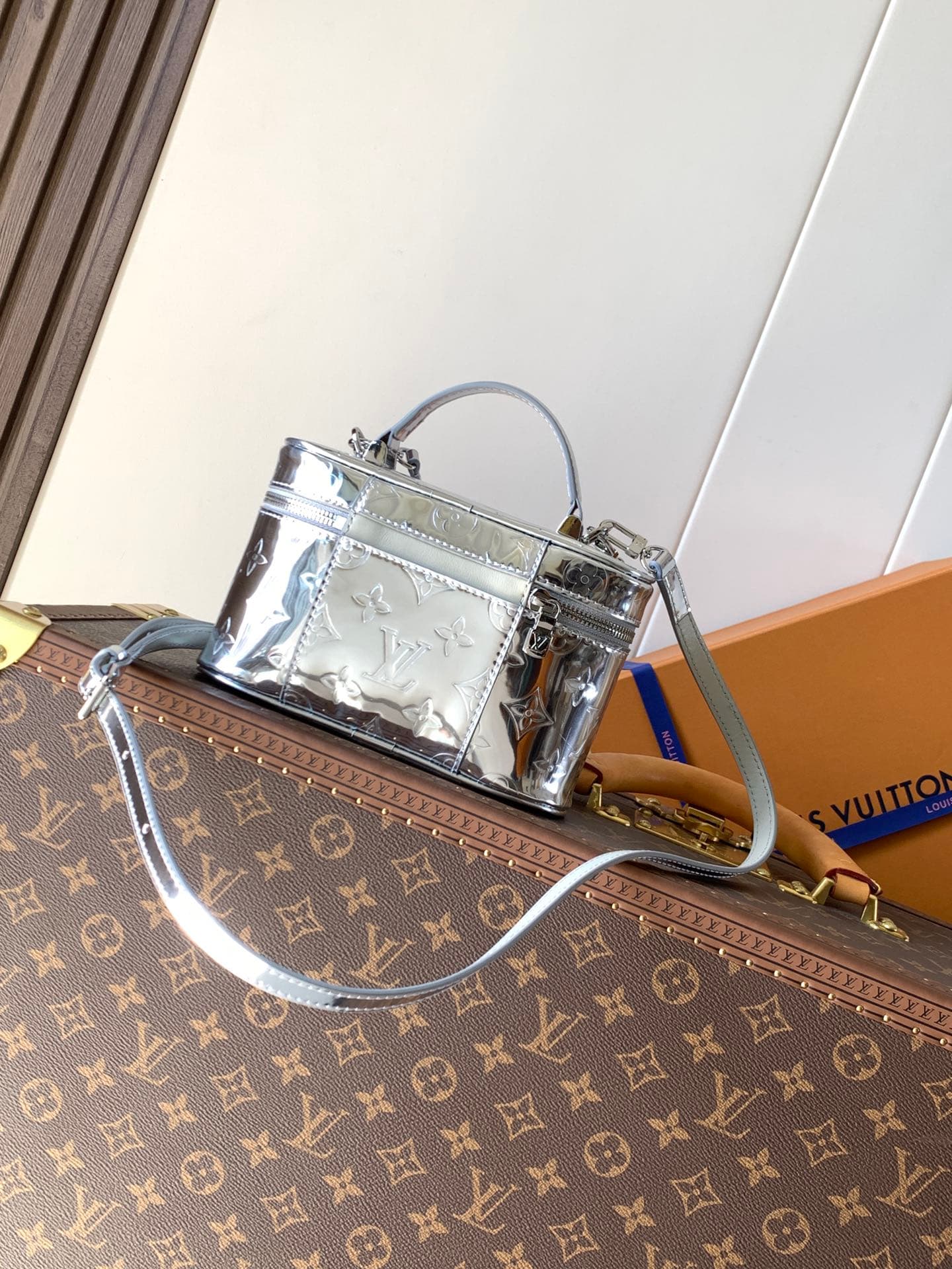 Louis Vuitton Cream Wallet M26097
