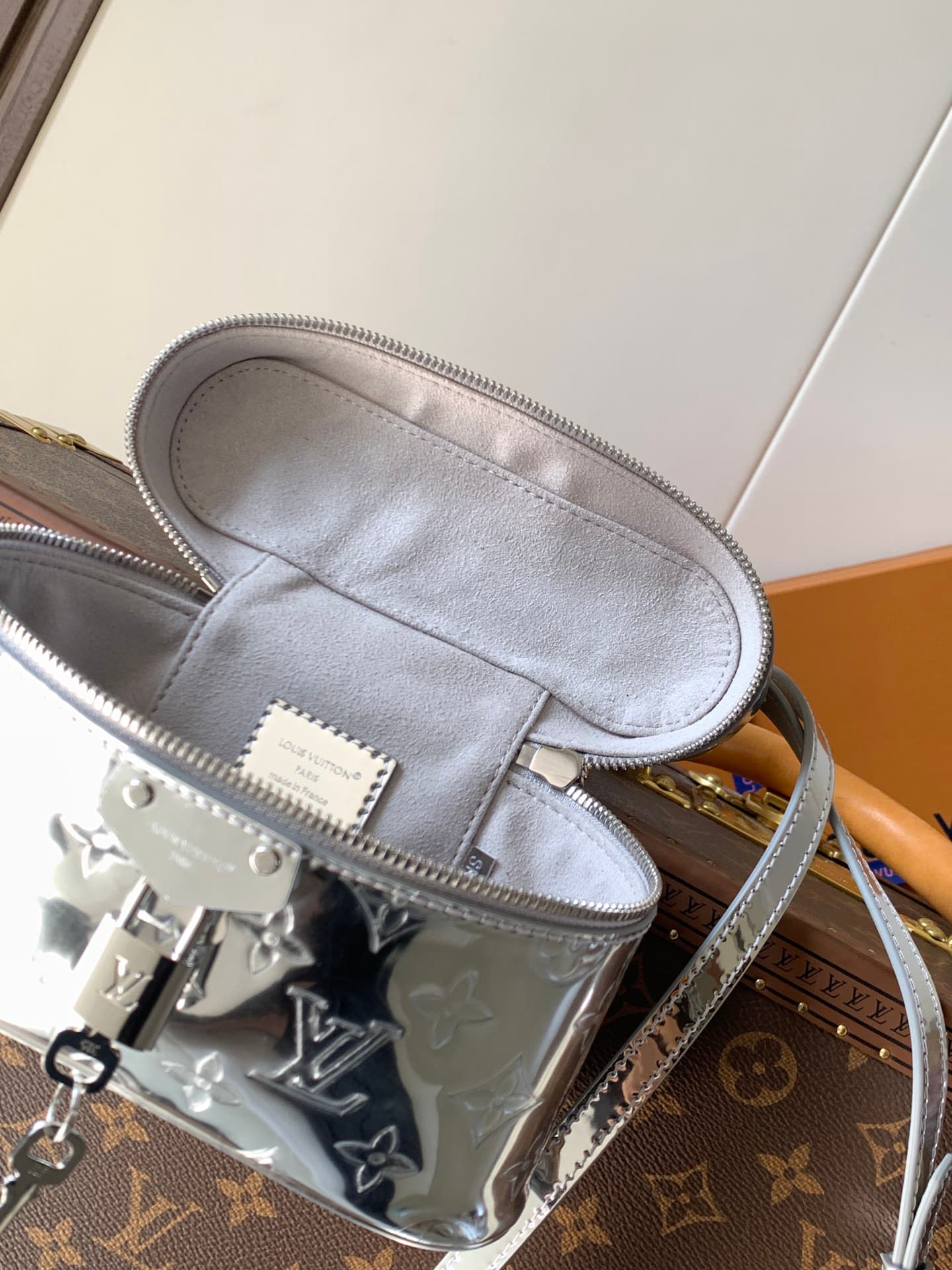 Louis Vuitton Cream Wallet M26097