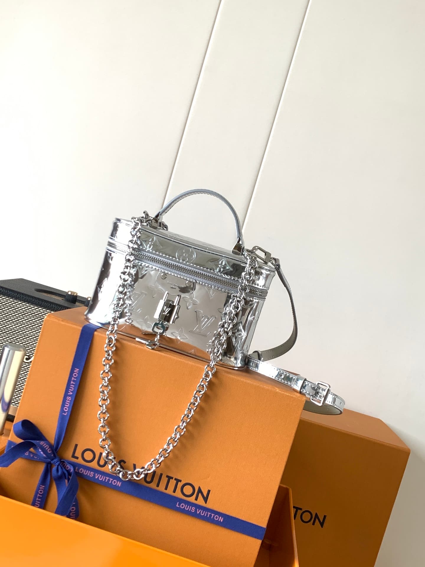 Louis Vuitton Accessory M26097