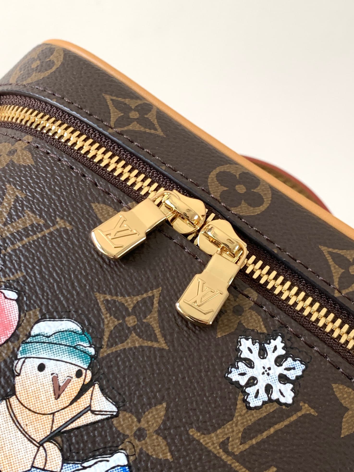 Louis Vuitton Cream Mini Bag M26647