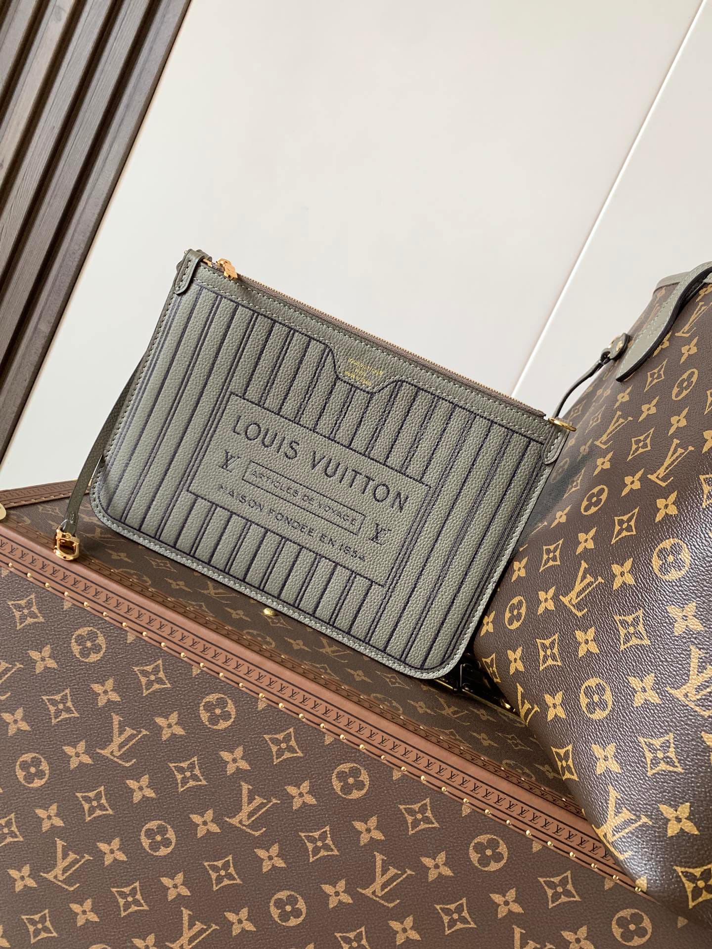 Louis Vuitton Black Medium Backpack M25664
