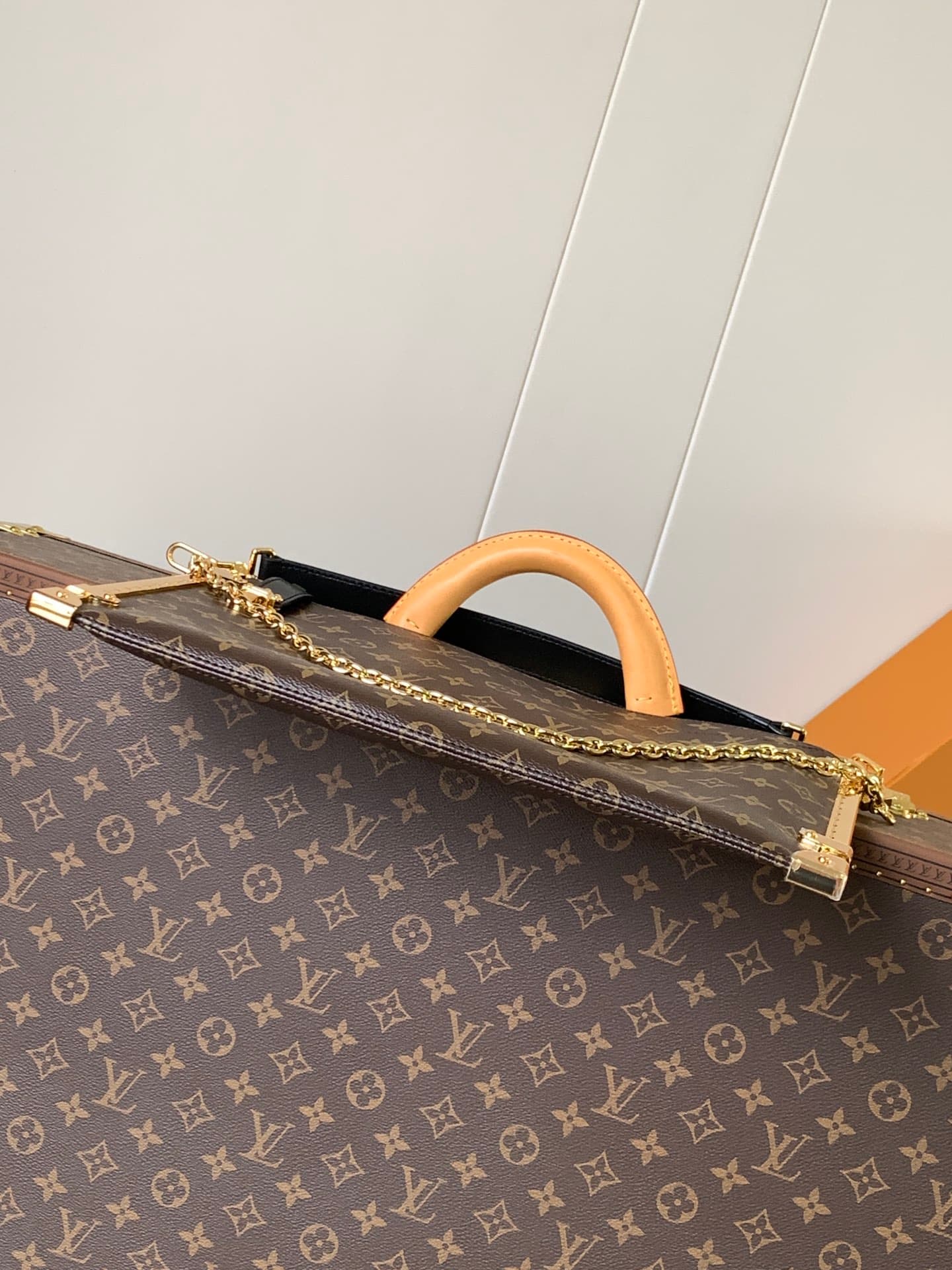Louis Vuitton Cream Shoulder Bag M12075