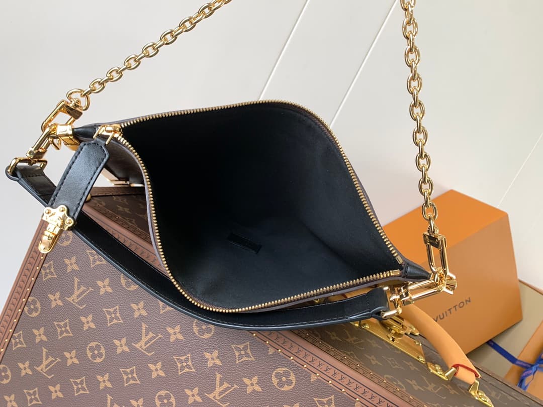 Louis Vuitton Cream Shoulder Bag M12075