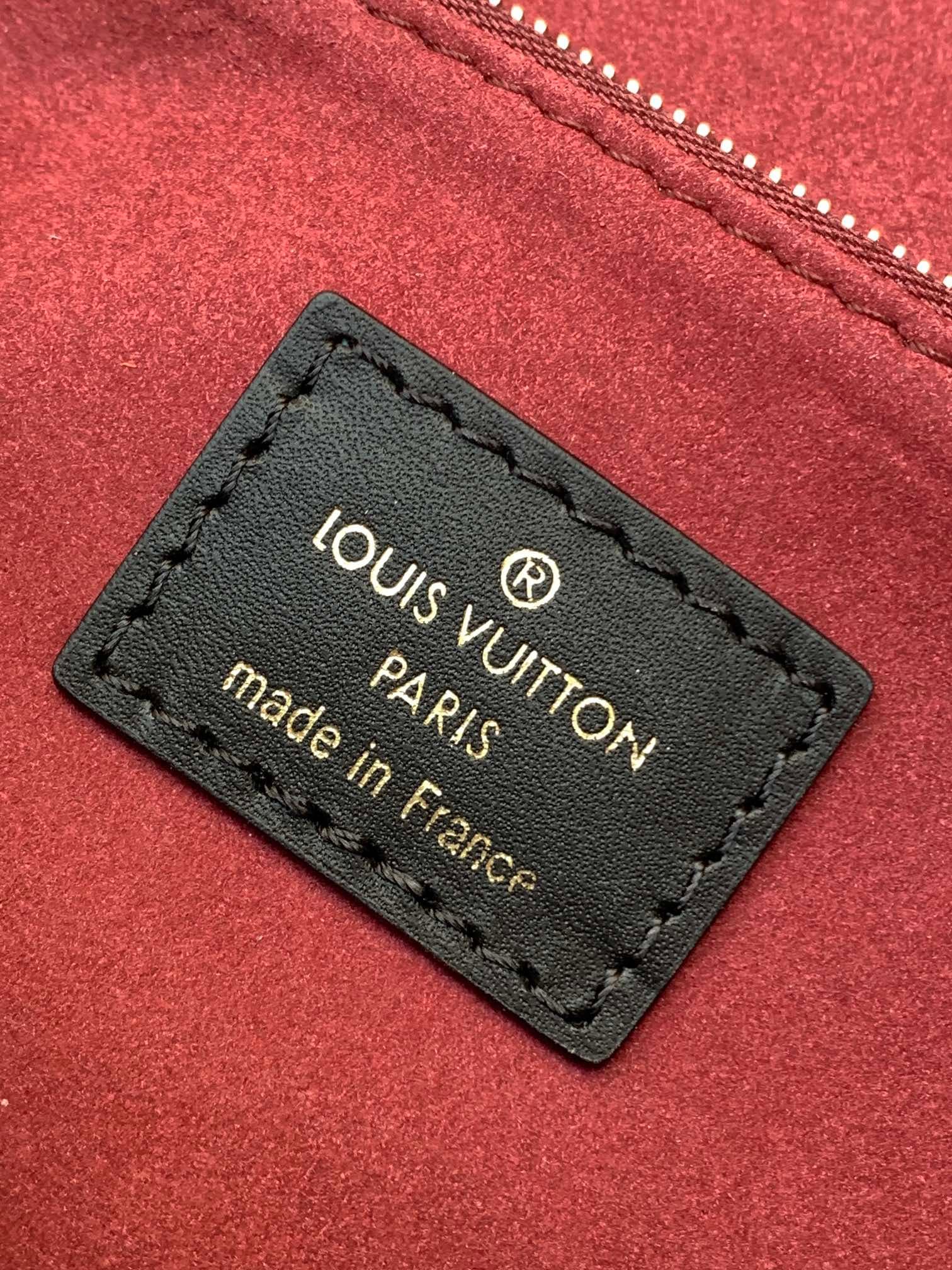 Louis Vuitton Product M45592