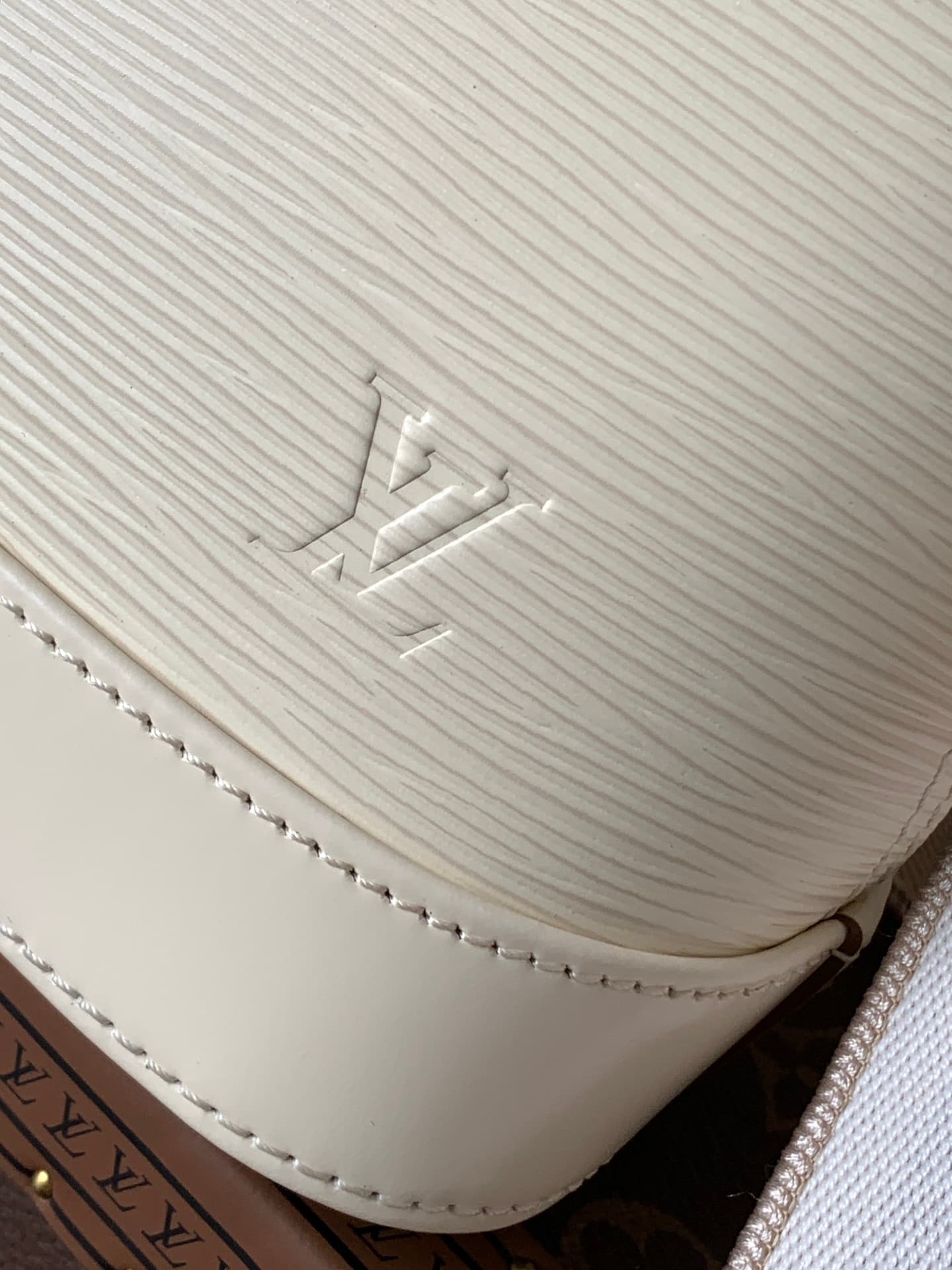 Louis Vuitton Black Bag M59217