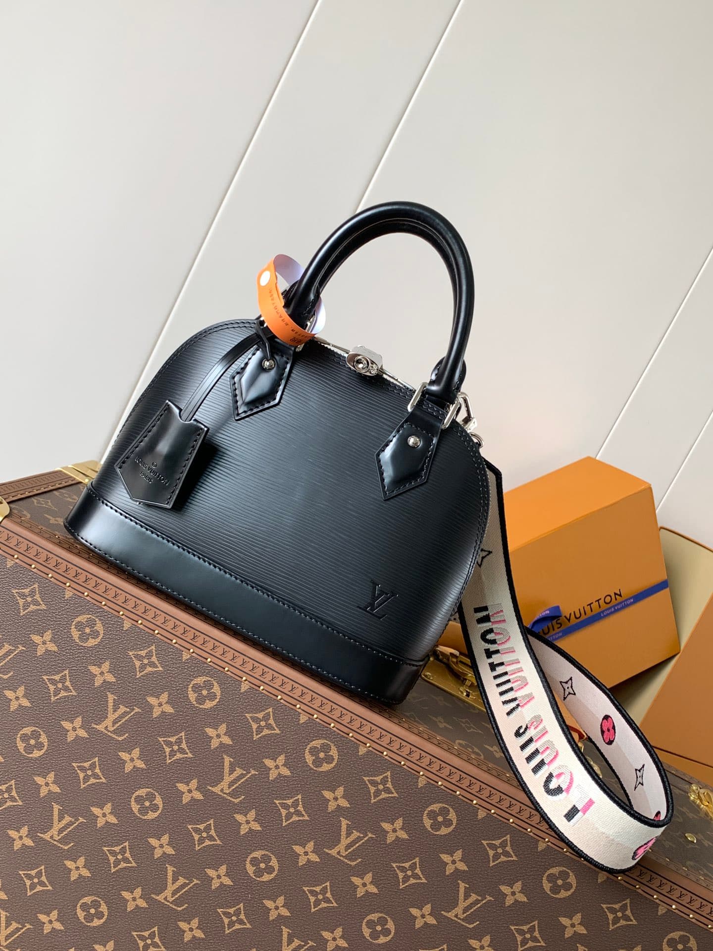 Louis Vuitton Black Bag M59217