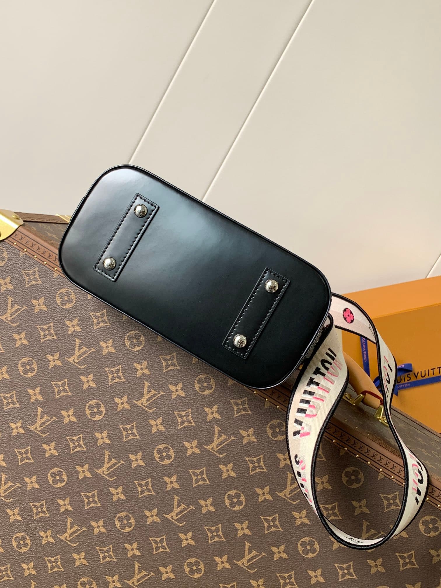 Louis Vuitton Black Bag M59217