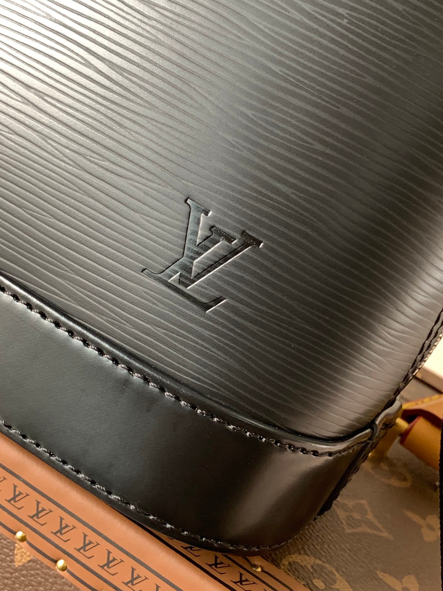 Louis Vuitton Black Bag M59217