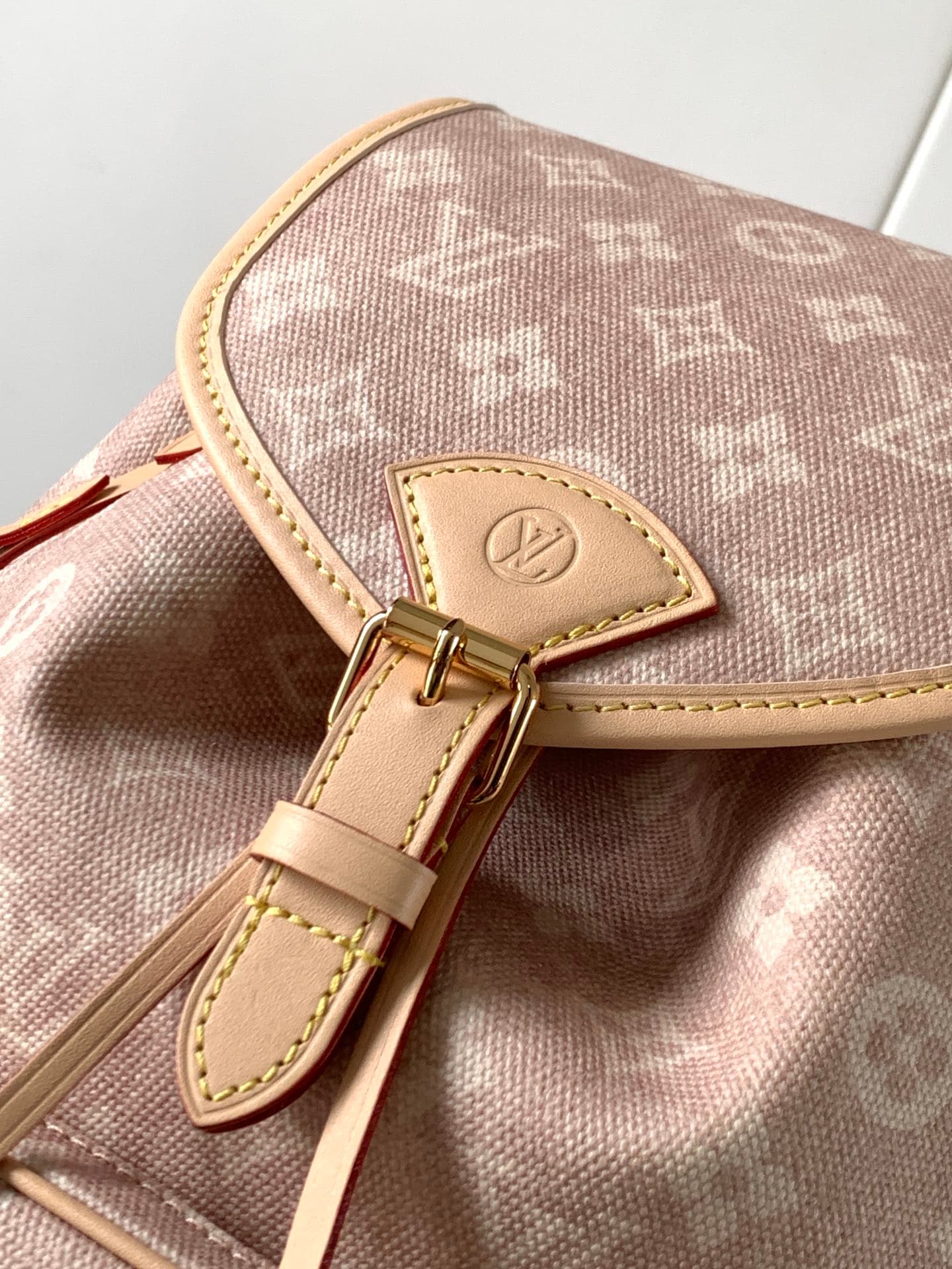 Louis Vuitton Cream Small Wallet M15135