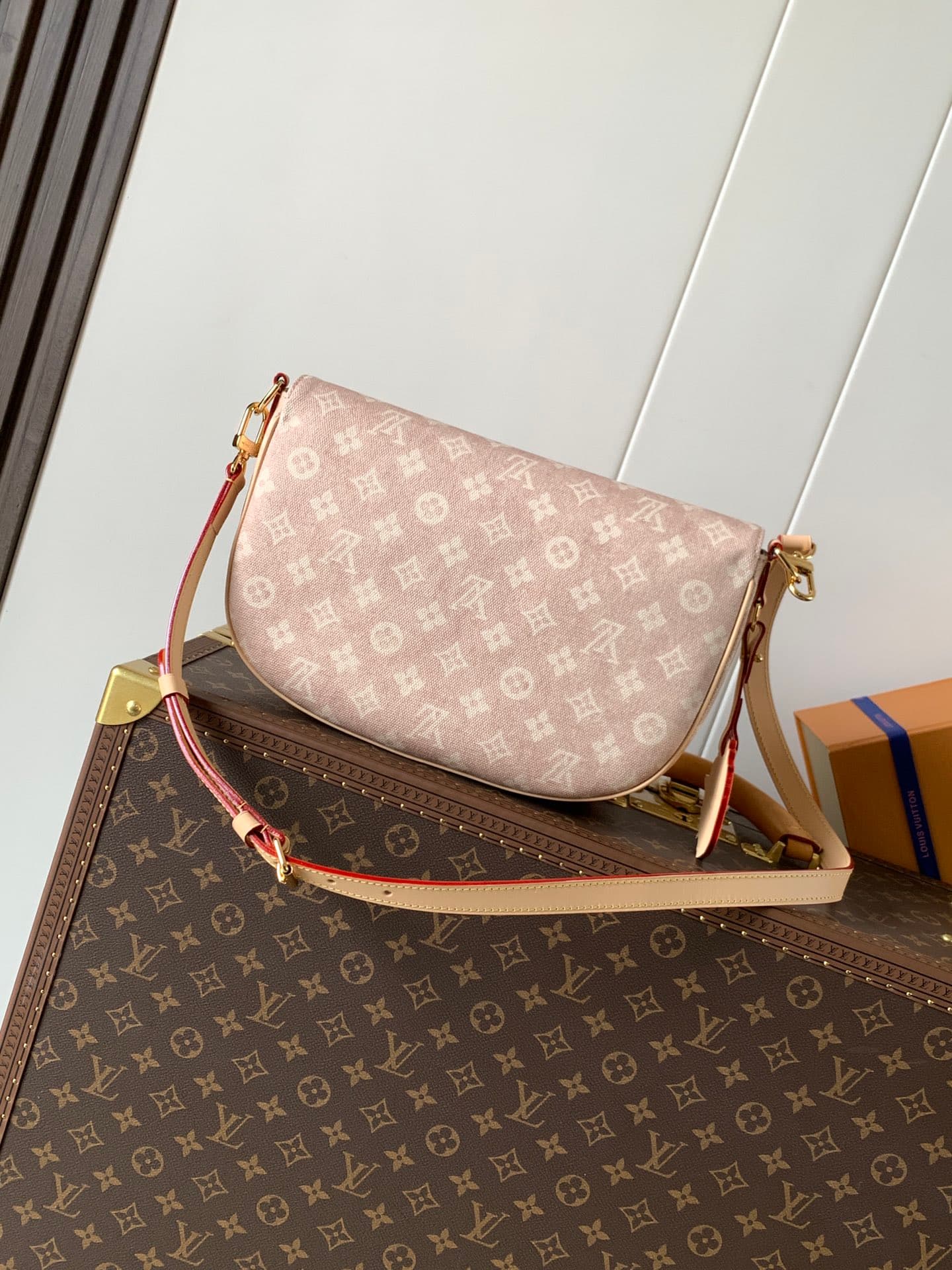 Louis Vuitton Cream Wallet M15134