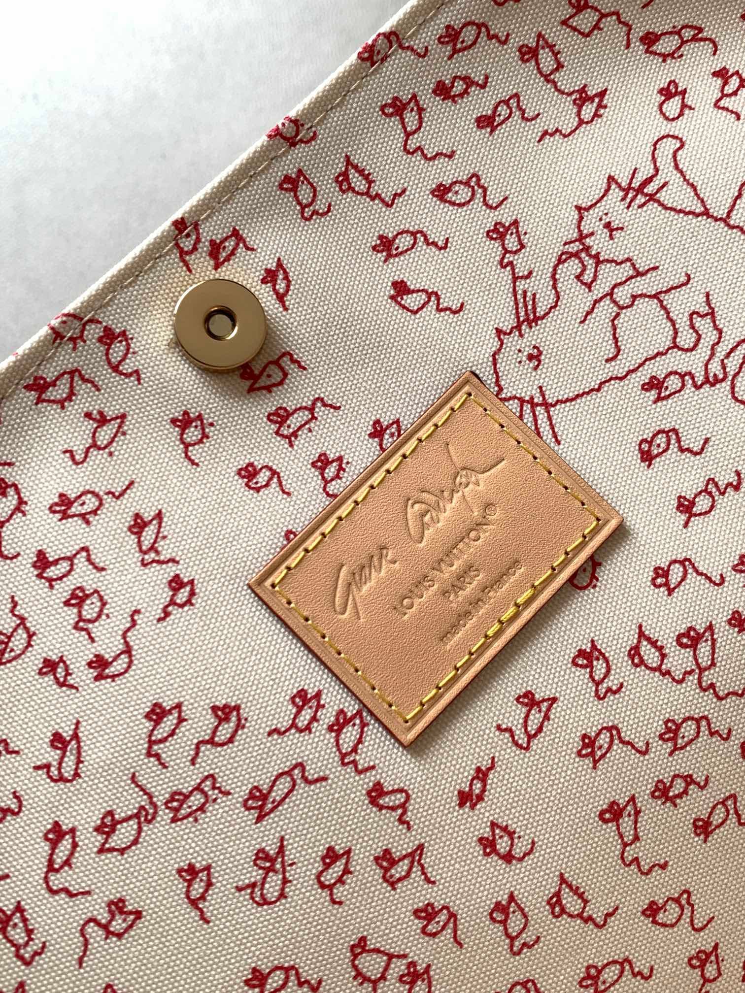 Louis Vuitton Cream Large Wallet M25727