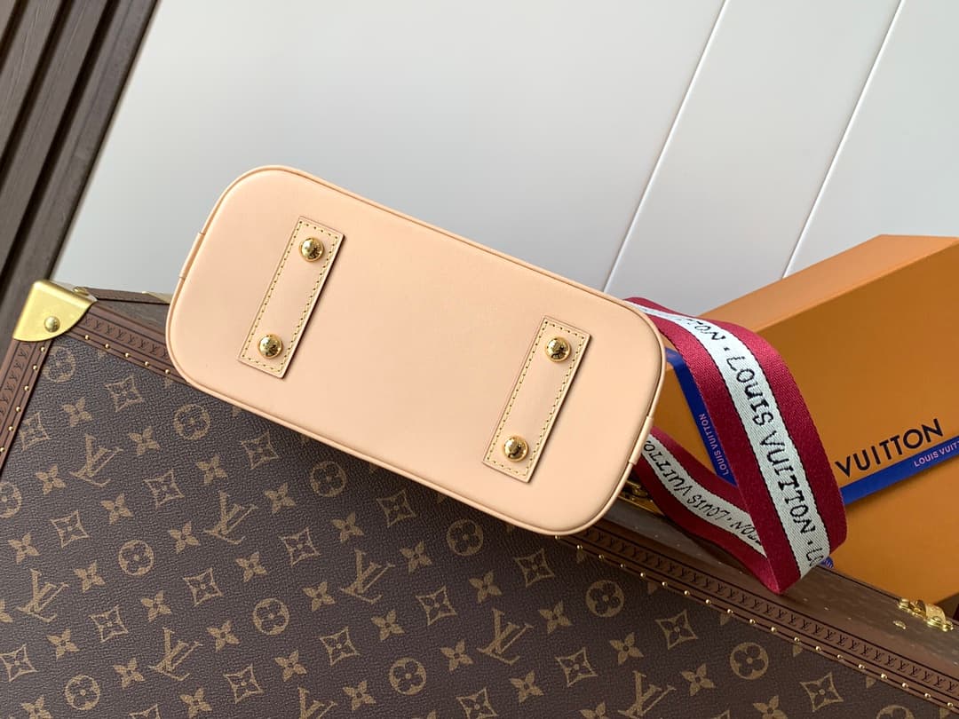 Louis Vuitton Cream Wallet M25728