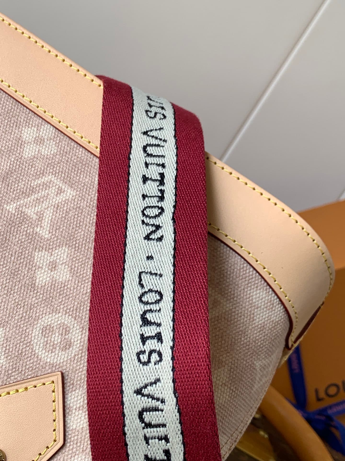 Louis Vuitton Cream Wallet M25728