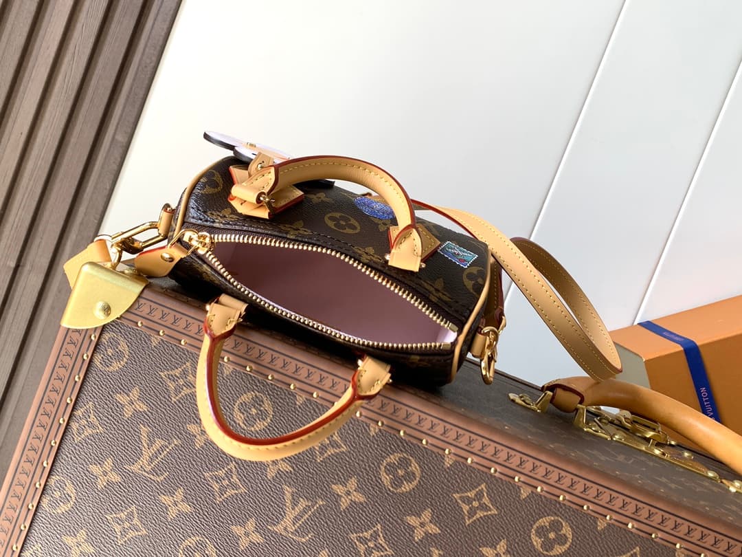 Louis Vuitton Cream Wallet M15330