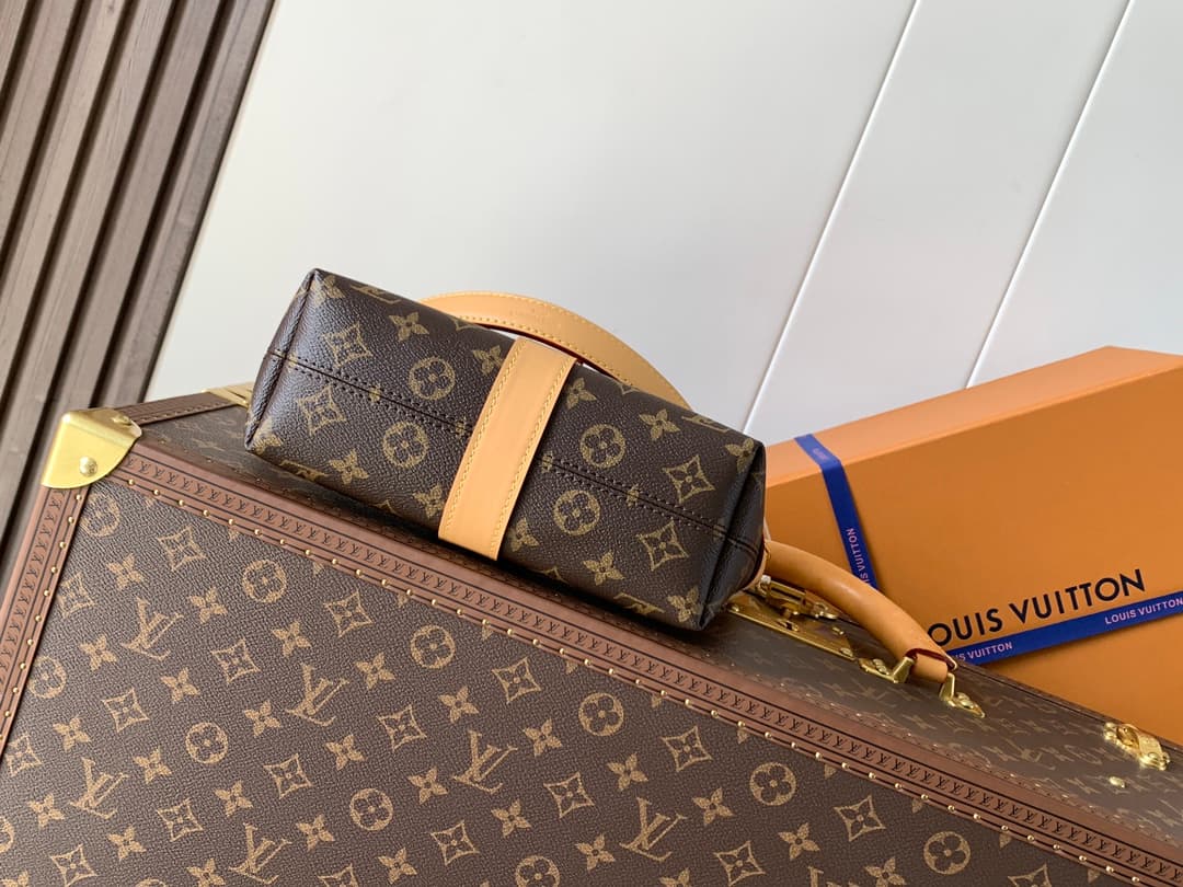 Louis Vuitton Cream Wallet M26191