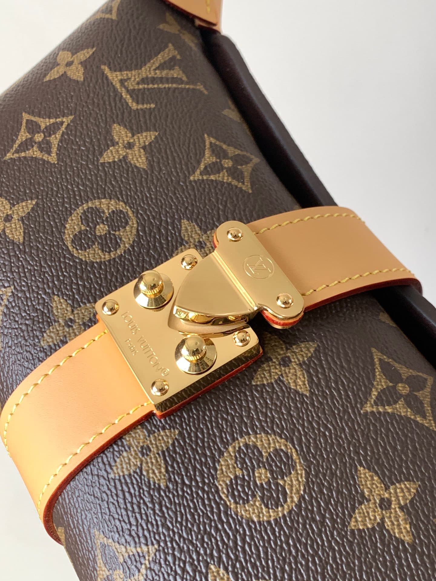 Louis Vuitton Cream Wallet M26191