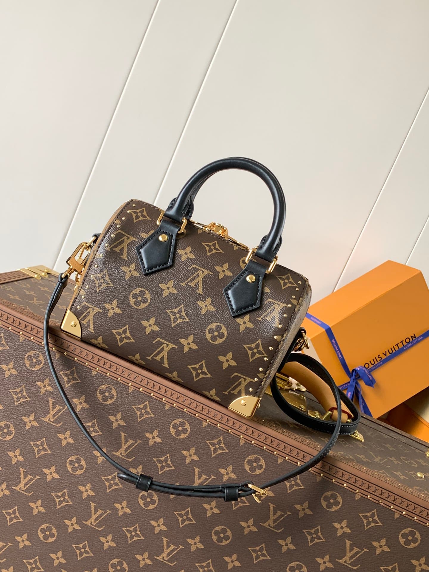 Louis Vuitton Cream Crossbody Bag M13146