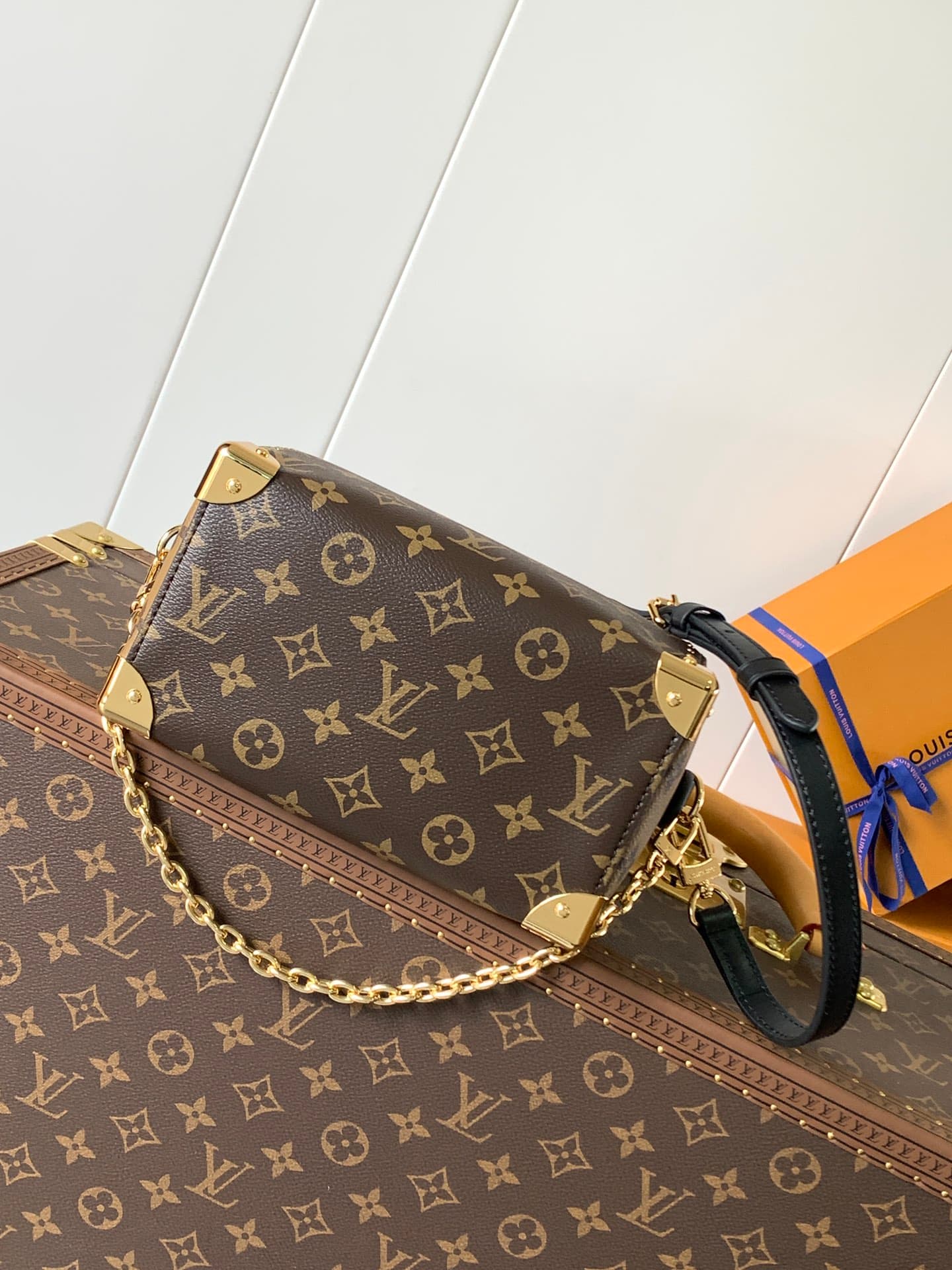 Louis Vuitton Cream Crossbody Bag M13146