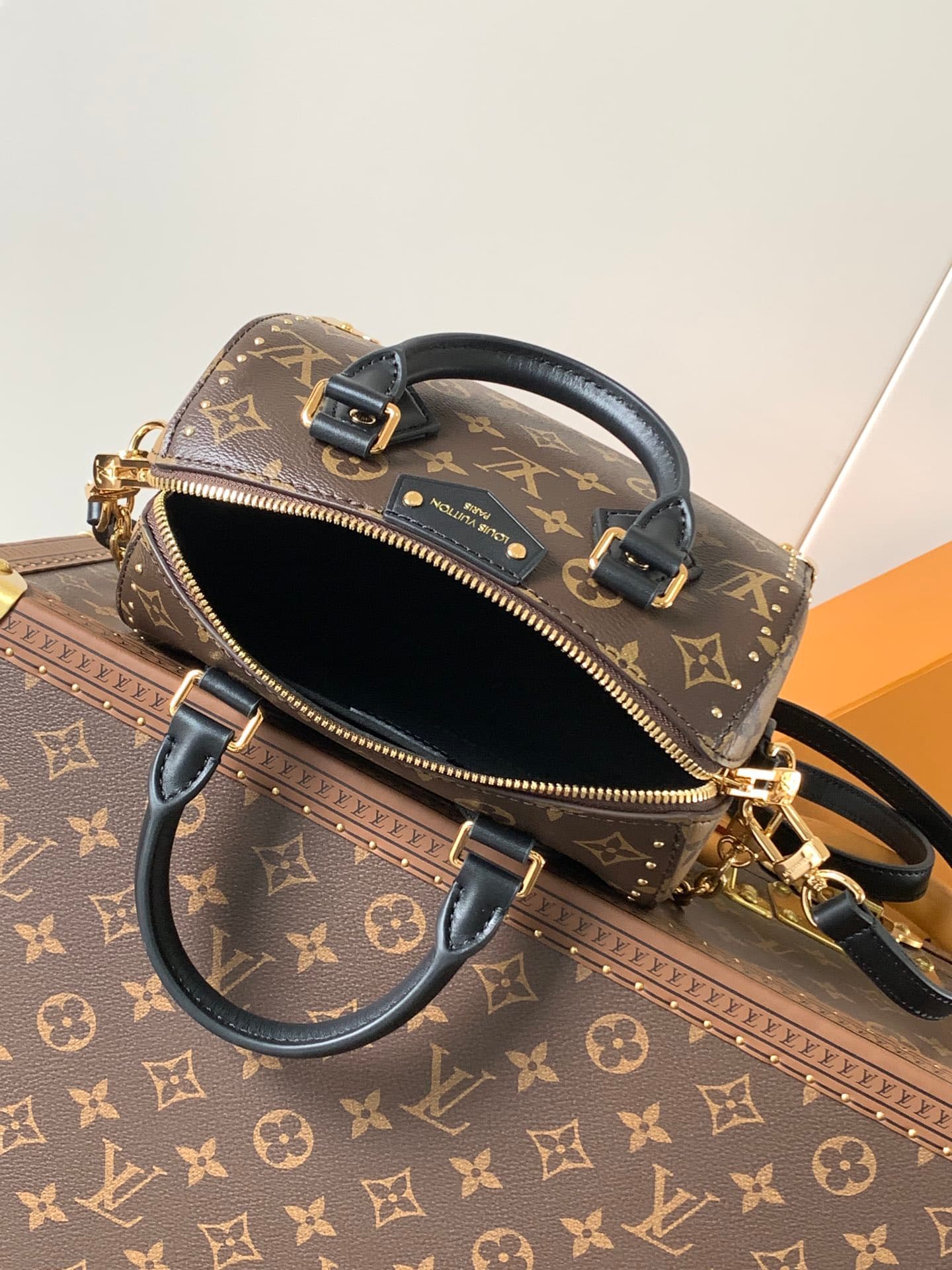 Louis Vuitton Cream Crossbody Bag M13146