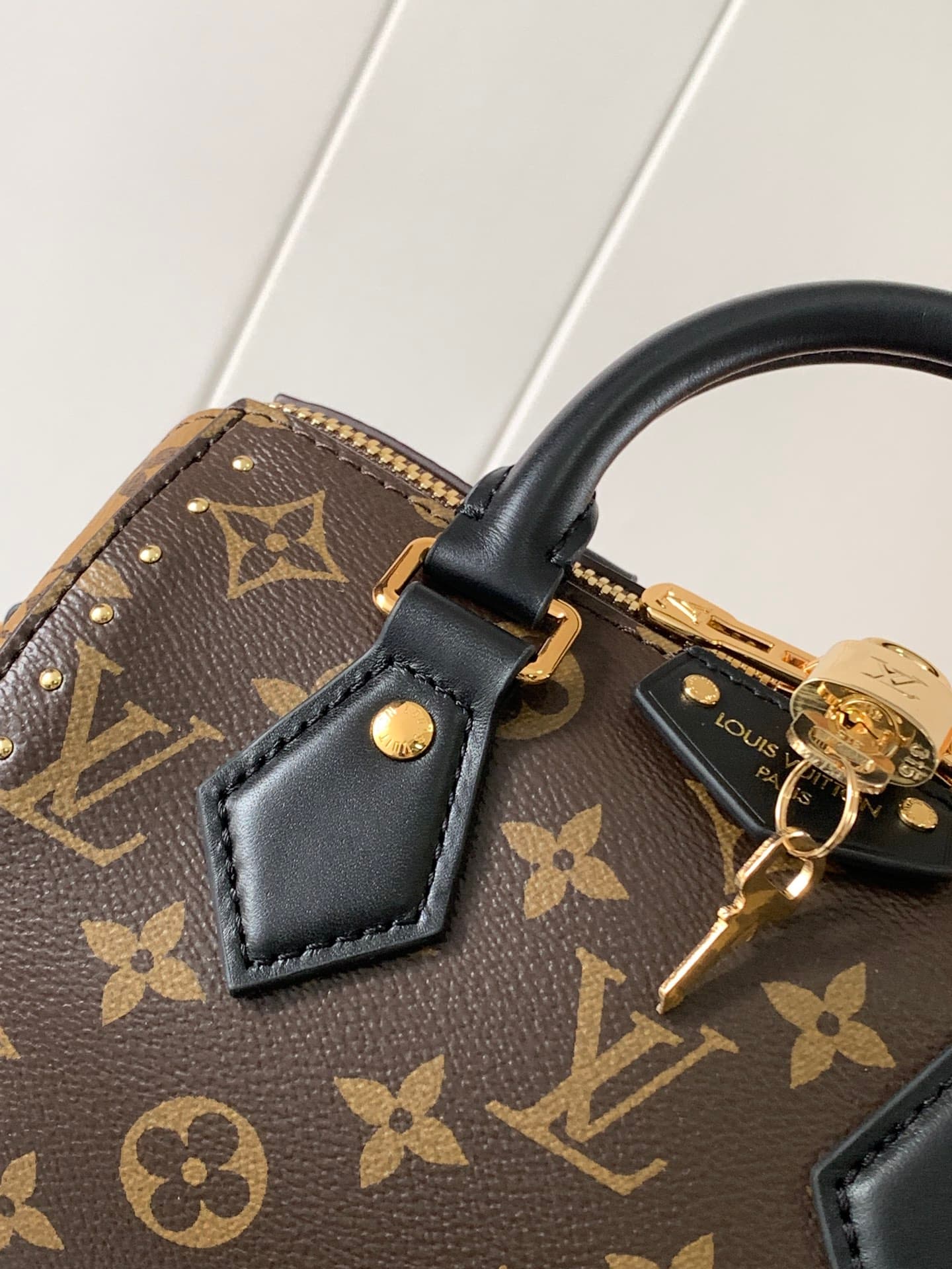 Louis Vuitton Cream Crossbody Bag M13146