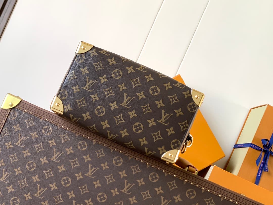 Louis Vuitton Red Wallet M26181