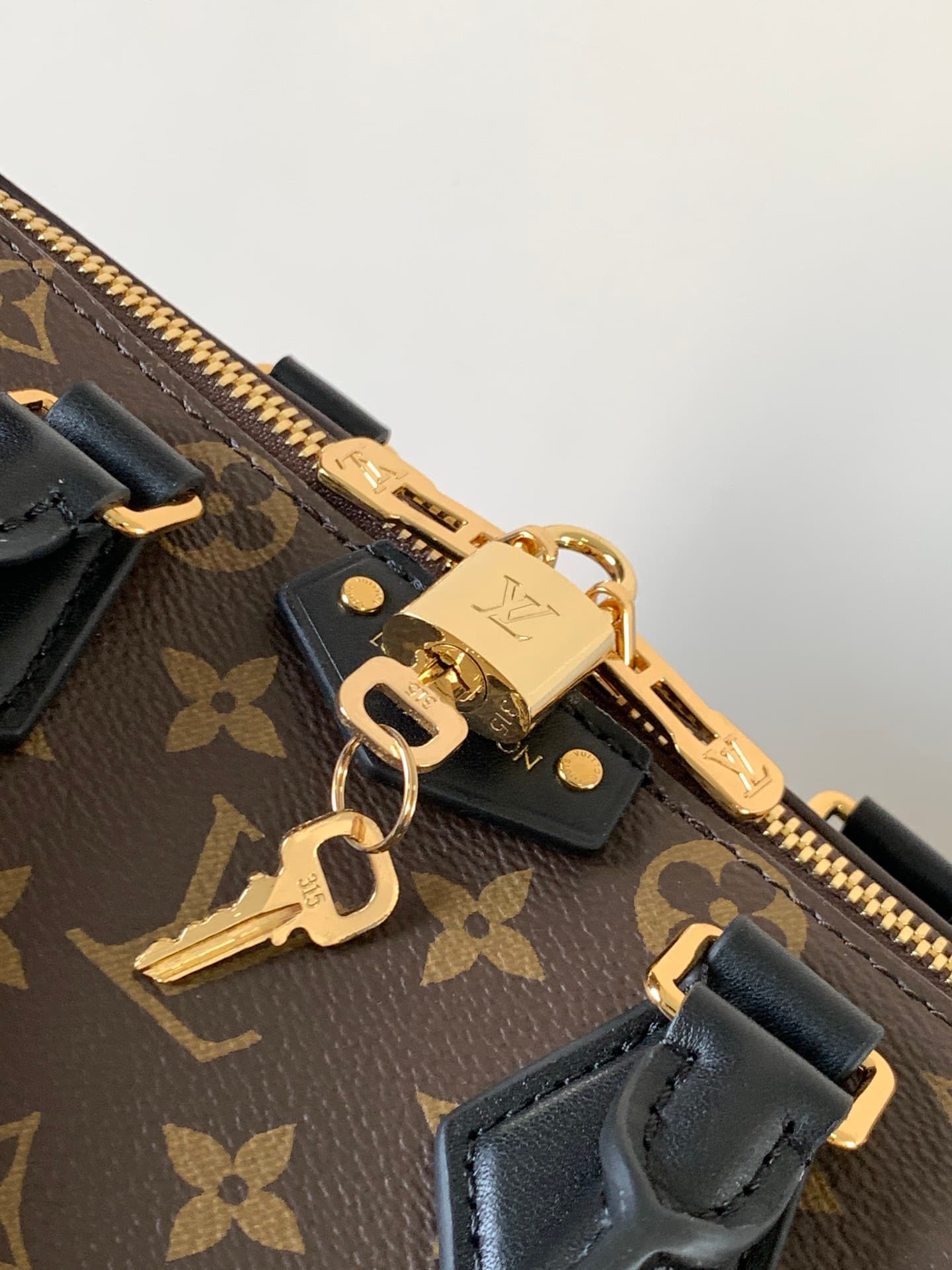 Louis Vuitton Red Wallet M26181