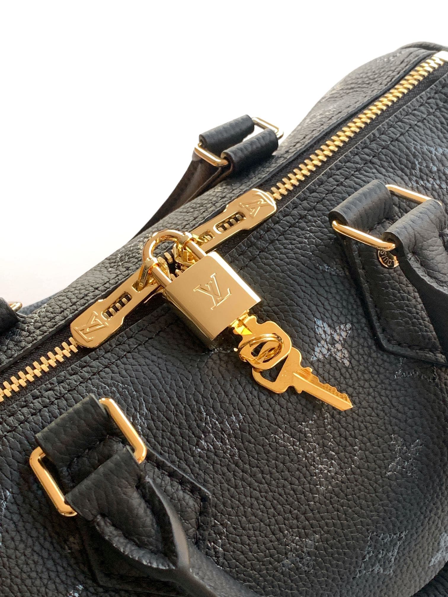 Louis Vuitton Cream Wallet M26486