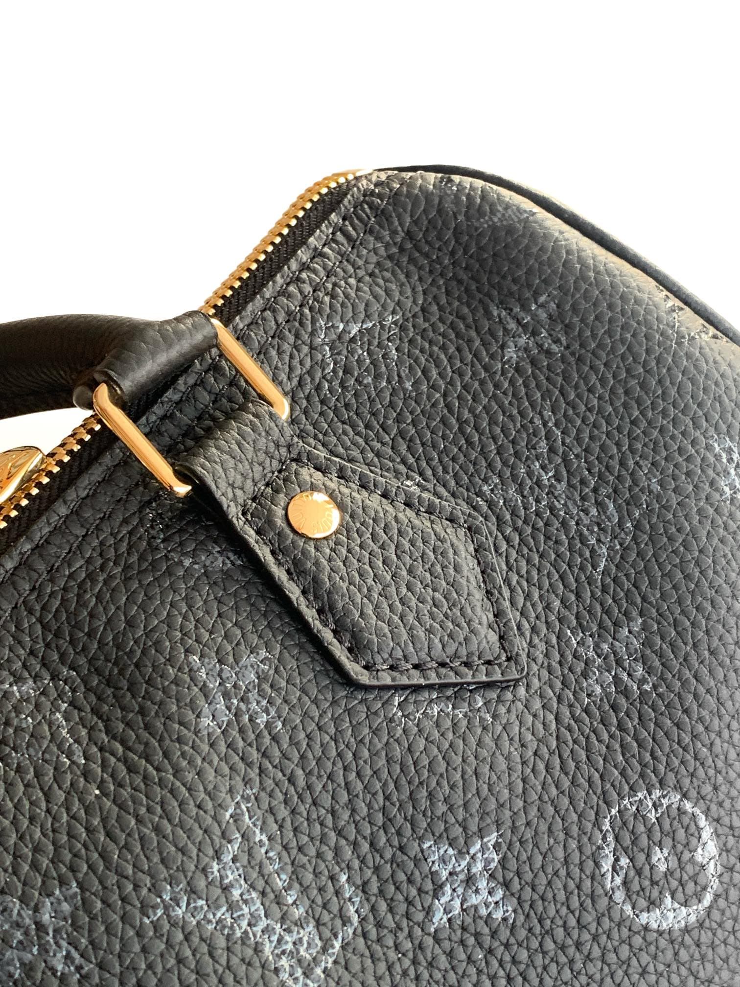 Louis Vuitton Cream Wallet M26486