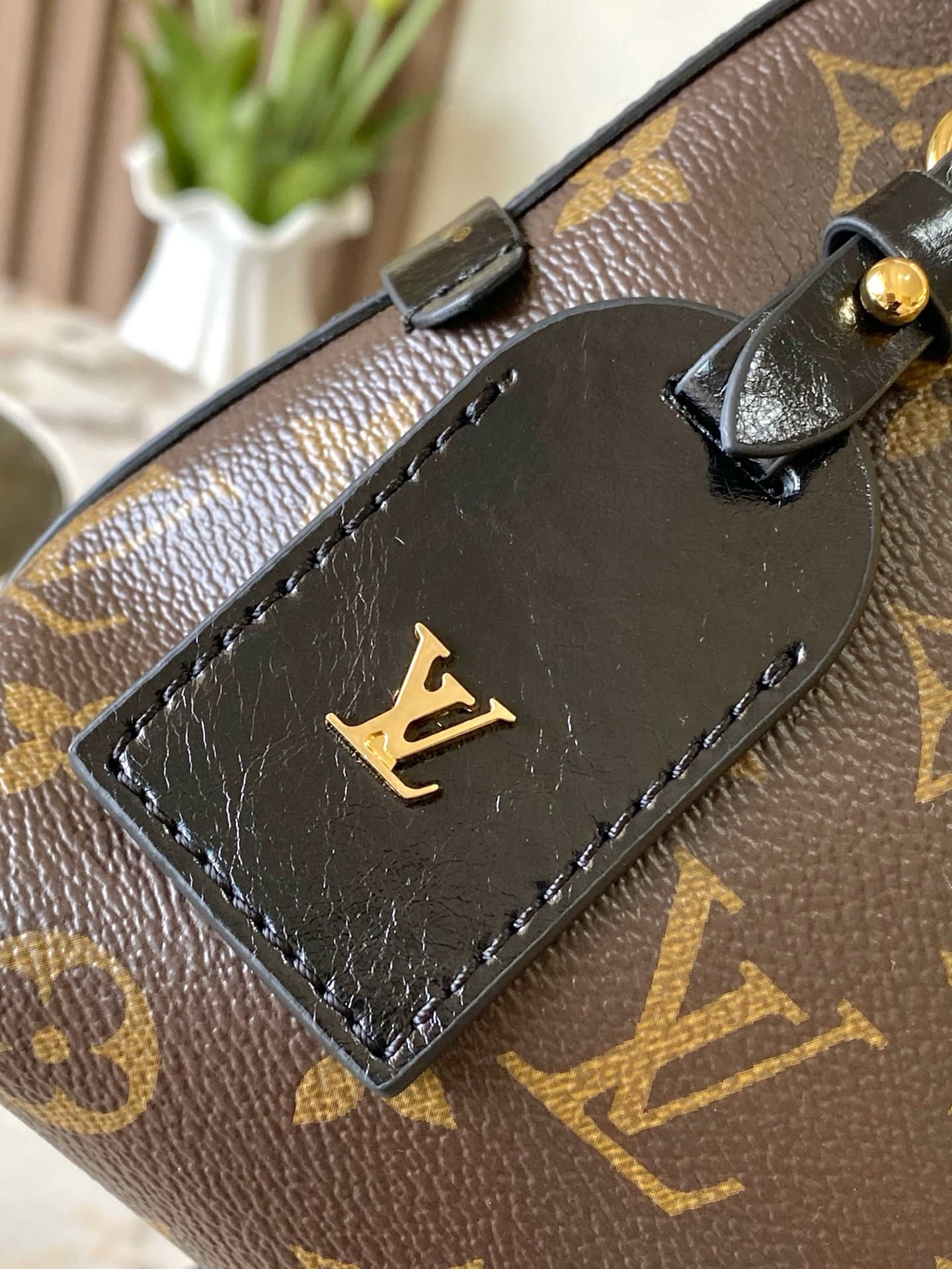 Louis Vuitton Cream Product 26568