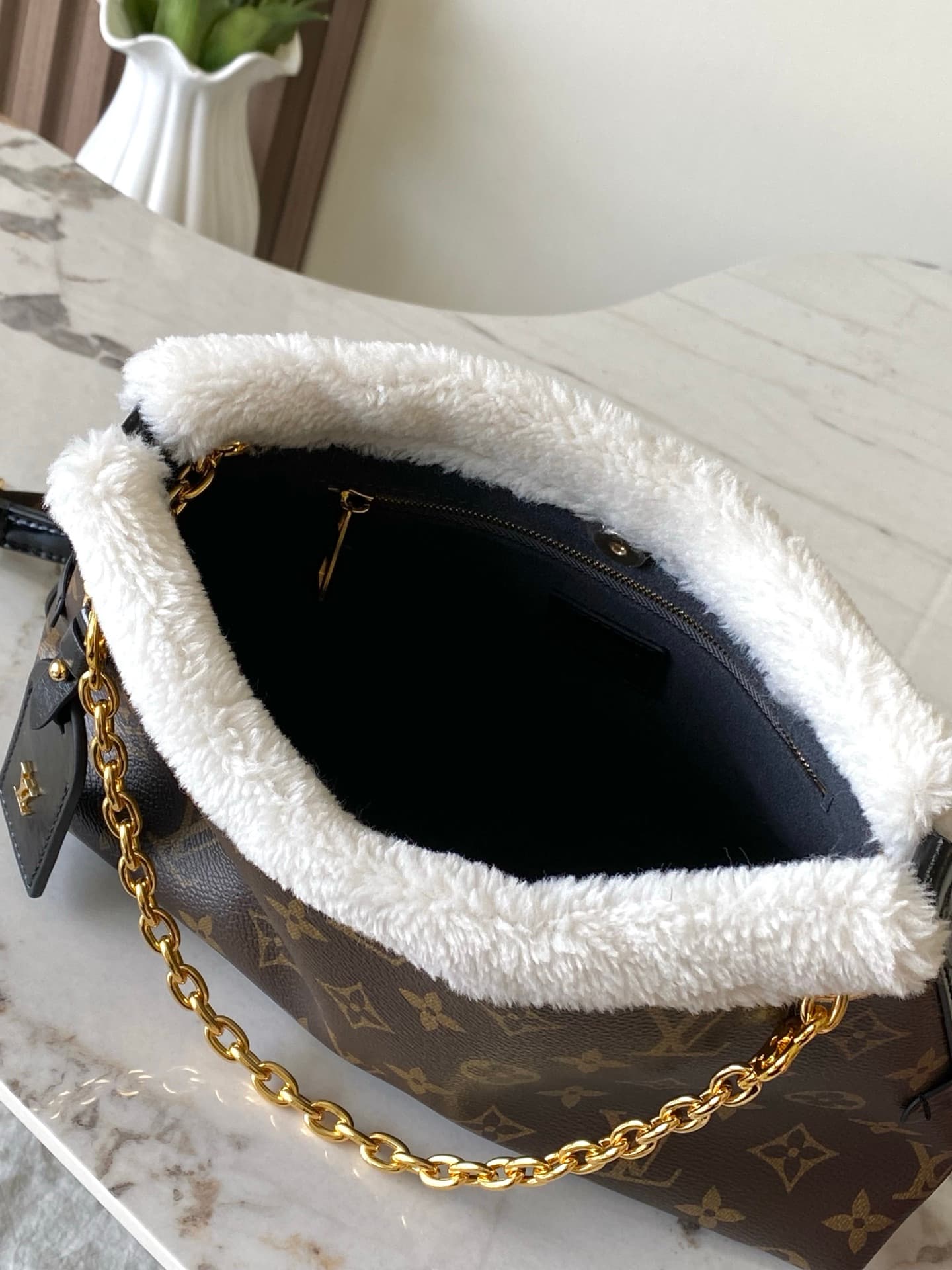 Louis Vuitton Cream Product 26568