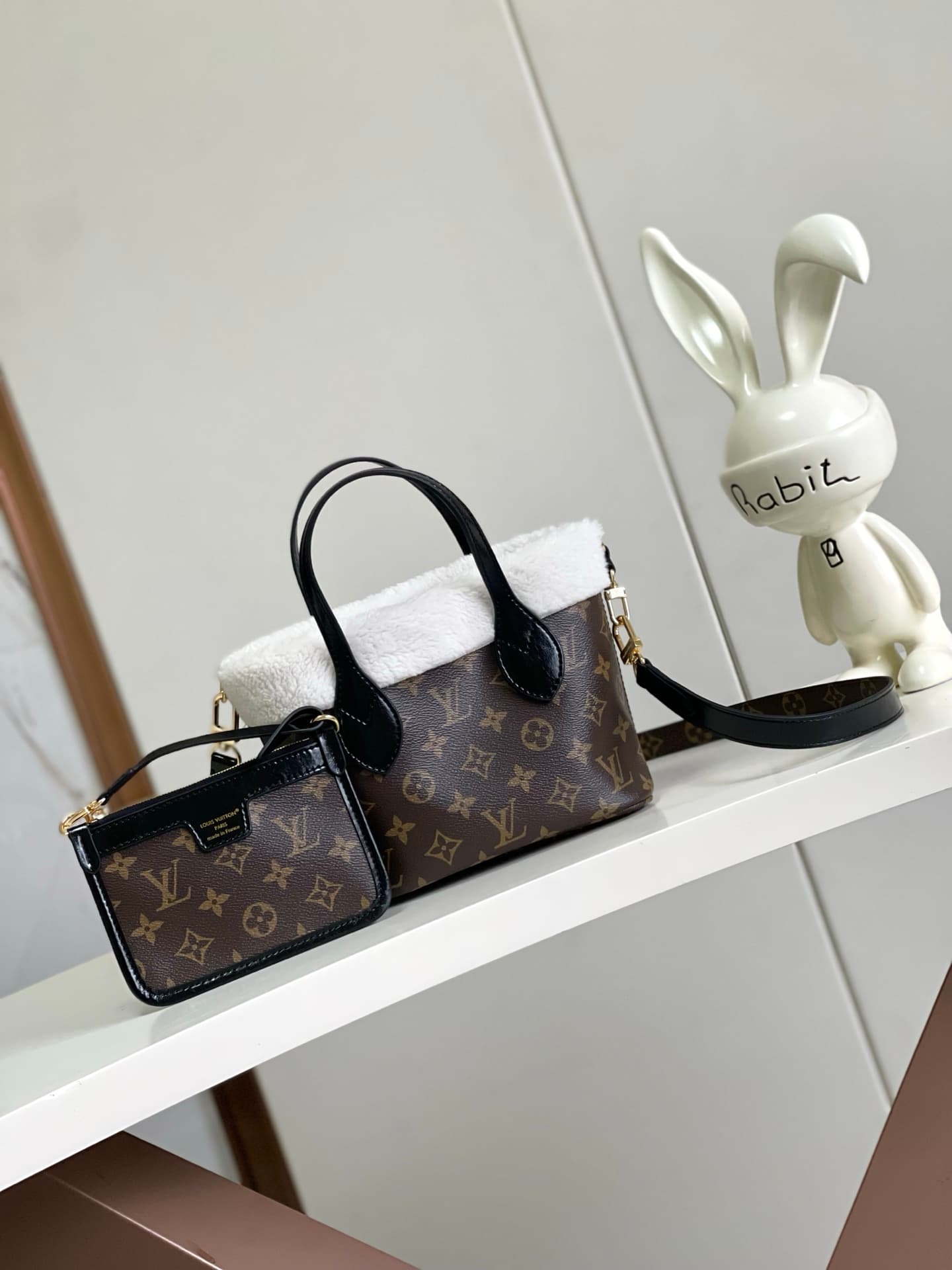 Louis Vuitton Gold Bag M26315