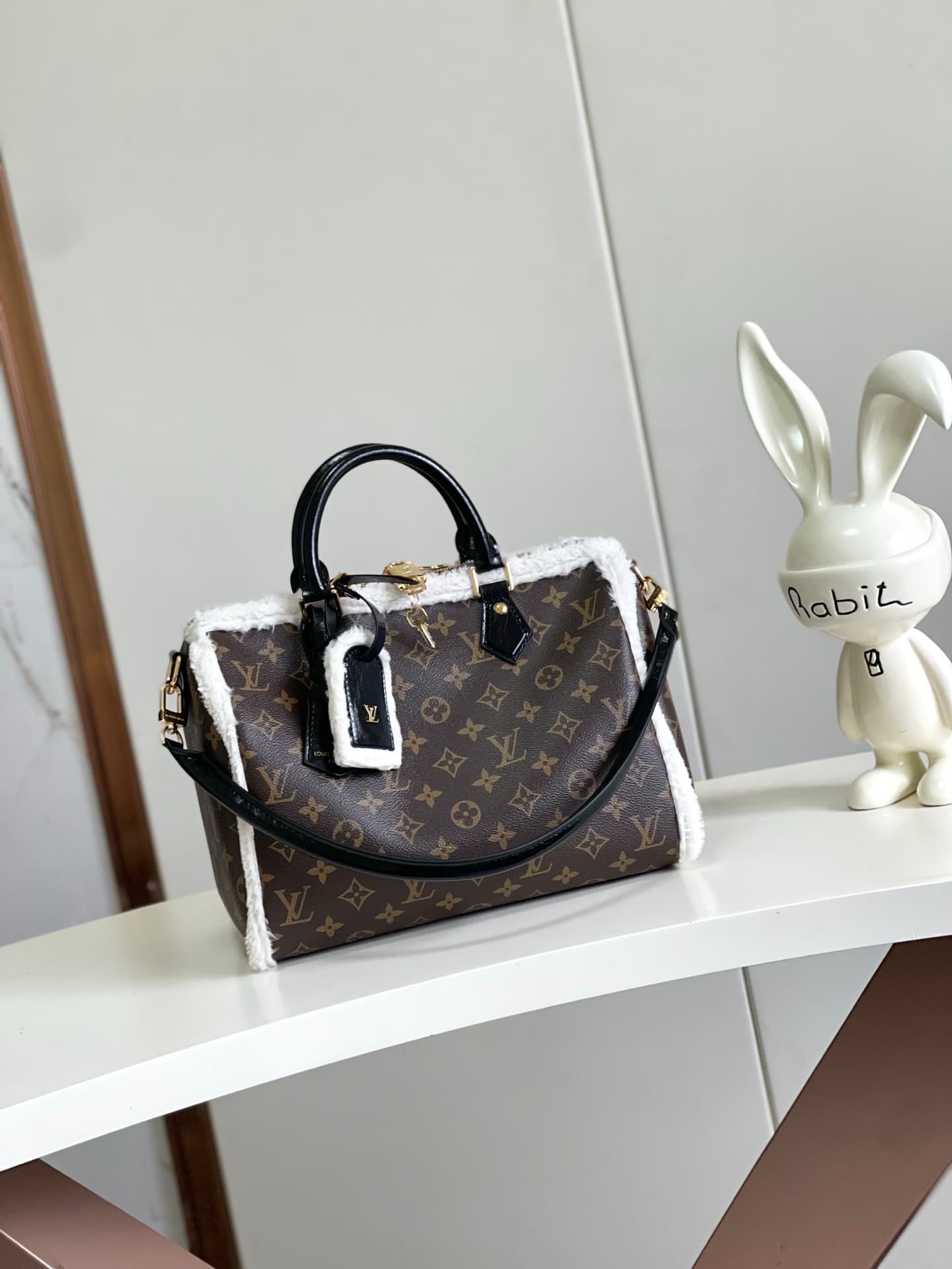 Louis Vuitton Gold Bag M26326