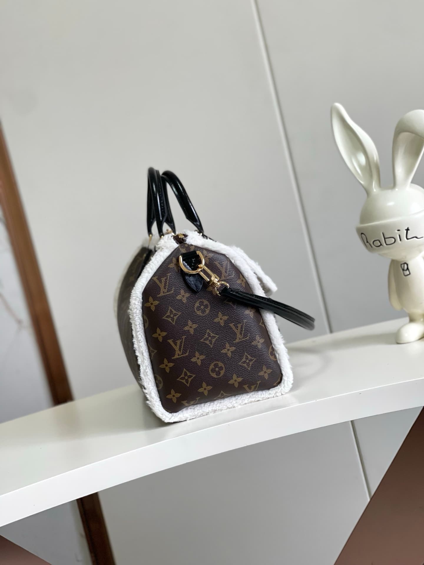 Louis Vuitton Gold Bag M26326