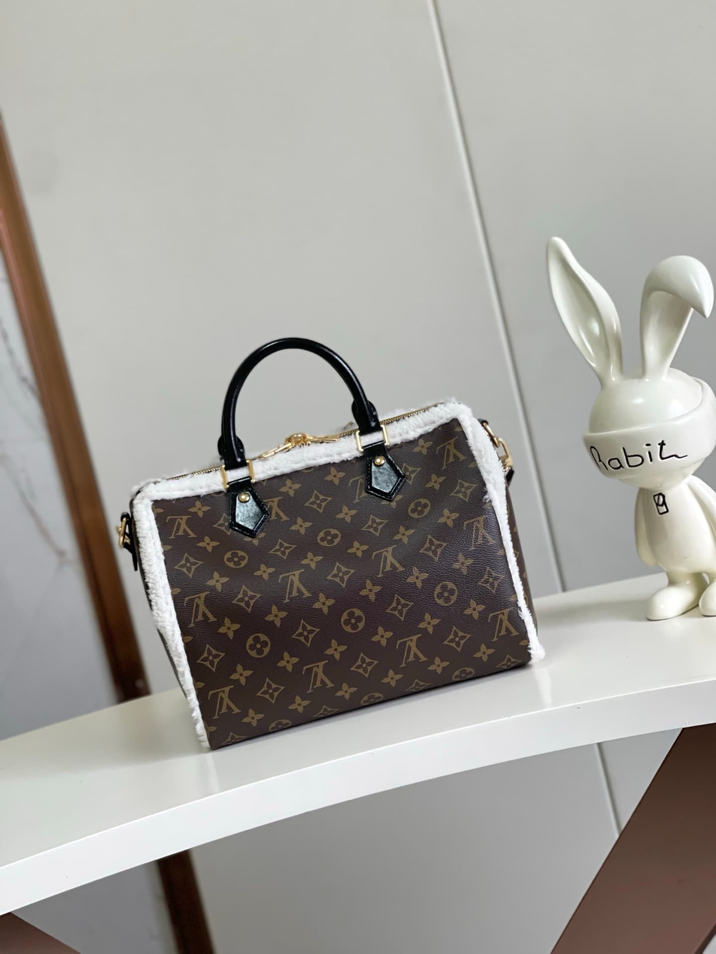 Louis Vuitton Gold Bag M26326